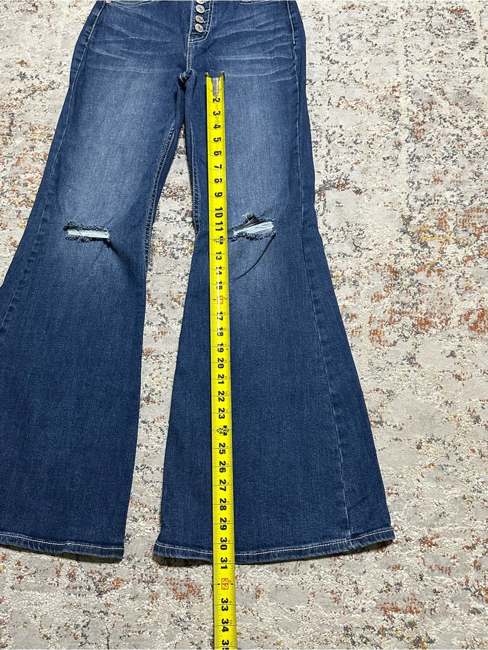 Shyanne Distressed Button-Fly Flare Jeans size 26 x 32 - Picture 4 of 11